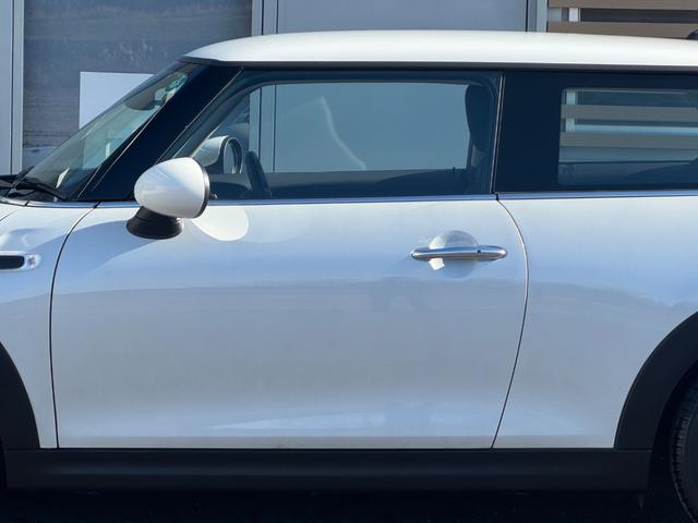 MINI クーパー 車検2年/中期/ホワイトシルバー/LEDヘッドライト/純正ナビ/ETC/衝突軽減/純正アルミホイール/Bluetooth/スマートキー/プッシュスタート/クリアランスソナー(26枚目)