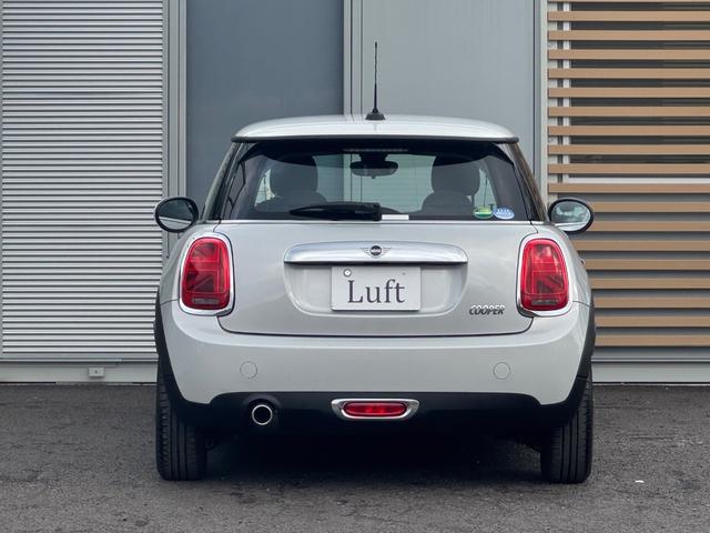 MINI クーパー 車検2年/中期/ホワイトシルバー/LEDヘッドライト/純正ナビ/ETC/衝突軽減/純正アルミホイール/Bluetooth/スマートキー/プッシュスタート/クリアランスソナー(33枚目)