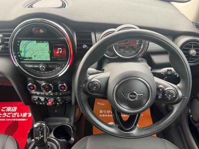 MINI クーパー 車検2年/中期/ホワイトシルバー/LEDヘッドライト/純正ナビ/ETC/衝突軽減/純正アルミホイール/Bluetooth/スマートキー/プッシュスタート/クリアランスソナー(58枚目)
