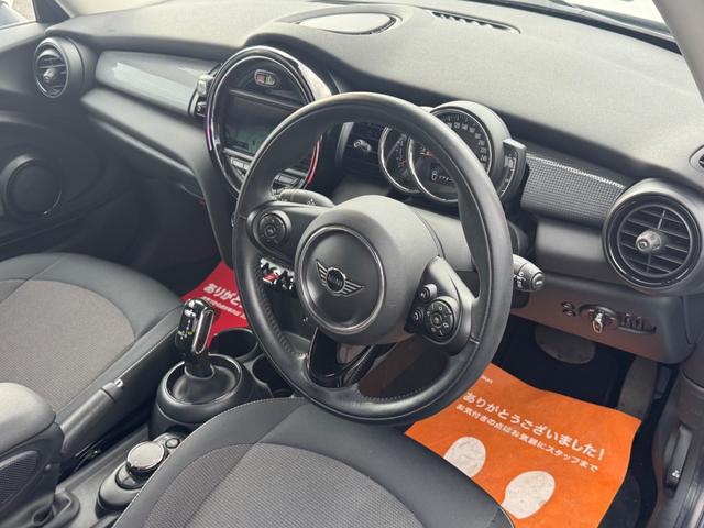 MINI クーパー 車検2年/中期/ホワイトシルバー/LEDヘッドライト/純正ナビ/ETC/衝突軽減/純正アルミホイール/Bluetooth/スマートキー/プッシュスタート/クリアランスソナー(59枚目)