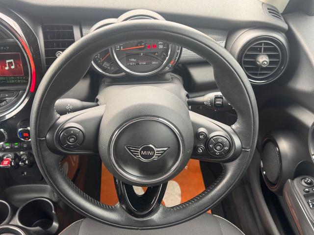 MINI クーパー 車検2年/中期/ホワイトシルバー/LEDヘッドライト/純正ナビ/ETC/衝突軽減/純正アルミホイール/Bluetooth/スマートキー/プッシュスタート/クリアランスソナー(61枚目)