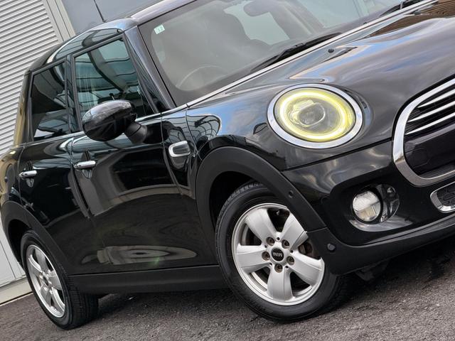 MINI クーパーD 車検2年/中期/黒レザーシート/LEDヘッドライト/シートヒーター/純正ナビ/バックカメラ/Bluetooth/純正アルミホイール/スマートキー/プッシュスタート/ETC/コーナーセンサー/(7枚目)