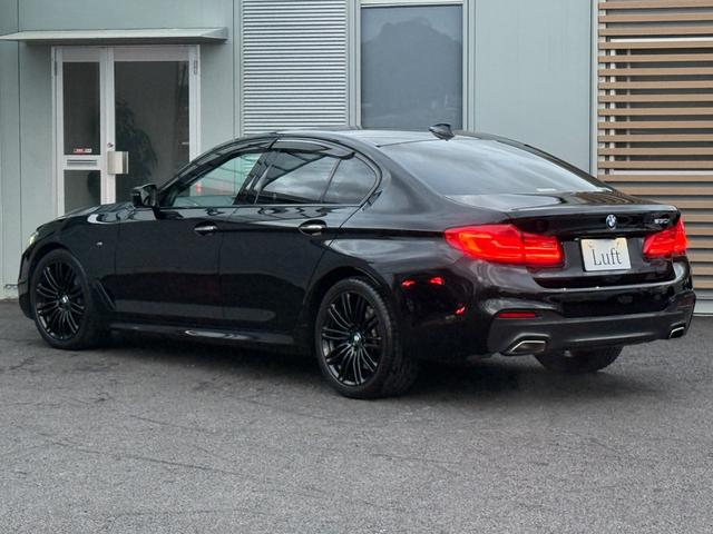 5シリーズ 530i エディション ミッション:インポッシブル 限定車/車検令和8年6月まで/ハーマンカードン/レザーシート/ヘッドアップディスプレイ/360度カメラ/純正ナビ/シートヒーター/ミラーインETC/LEDヘッドライト/純正アルミホイール/オートライト(3枚目)