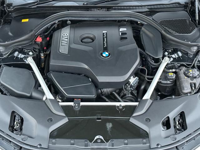 5シリーズ 530i エディション ミッション:インポッシブル 限定車/車検令和8年6月まで/ハーマンカードン/レザーシート/ヘッドアップディスプレイ/360度カメラ/純正ナビ/シートヒーター/ミラーインETC/LEDヘッドライト/純正アルミホイール/オートライト(15枚目)