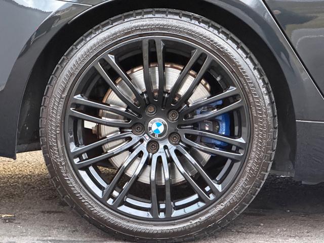 5シリーズ 530i エディション ミッション:インポッシブル 限定車/車検令和8年6月まで/ハーマンカードン/レザーシート/ヘッドアップディスプレイ/360度カメラ/純正ナビ/シートヒーター/ミラーインETC/LEDヘッドライト/純正アルミホイール/オートライト(39枚目)