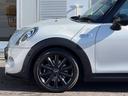 クーパーＳＤ　車検２年／中期／ハーフレザーシート／アクティブクルーズコントロール／ＬＥＤヘッドライト／純正ナビ／バックカメラ／純正１７インチアルミホイール／スマートキー／プッシュスタート／Ｂｌｕｅｔｏｏｔｈ／（24枚目）