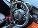 クーパーＳ　６０イヤーズエディション　車検Ｒ８．９／６０周年特別仕様車／ＤＣＴ／６０Ｙｅａｒｓ専用茶革シート／シートヒーター／純正ナビ／バックカメラ／ミラーインＥＴＣ／衝突軽減／ペッパーパッケージ／純正アルミホイール／（66枚目）