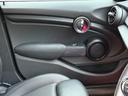 クーパーD 車検2年/中期/黒レザーシート/LEDヘッドライト/シートヒーター/純正ナビ/バックカメラ/Bluetooth/純正アルミホイール/スマートキー/プッシュスタート/ETC/コーナーセンサー/(63枚目)