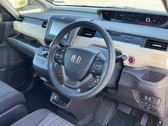 フリード G・ホンダセンシング 両側電動スライドドア・純正ナビ・Bluetoothオーディオ・バックカメラ・ETC・アダプティブクルーズコントロール・LEDヘッドライト・Cパッケージ・コンフォートビューパッケージ・軽減ブレーキ・禁煙(20枚目)