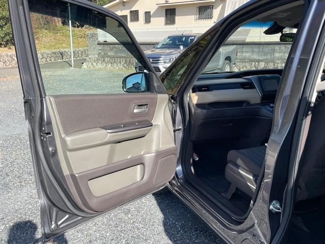 フリード G・ホンダセンシング 両側電動スライドドア・純正ナビ・Bluetoothオーディオ・バックカメラ・ETC・アダプティブクルーズコントロール・LEDヘッドライト・Cパッケージ・コンフォートビューパッケージ・軽減ブレーキ・禁煙(48枚目)