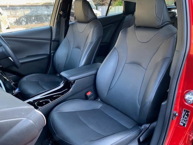 プリウス Ａプレミアム　ツーリングセレクション　セーフティセンス・純正ナビ・フルセグＴＶ・Ｂｌｕｅｔｏｏｔｈオーディオ・バックカメラ・ＥＴＣ・レーダークルーズ・パワーシート・シートヒーター・ＢＳＭ・ＨＵＤ・インテリジェントクリアランスソナー・禁煙車（30枚目）