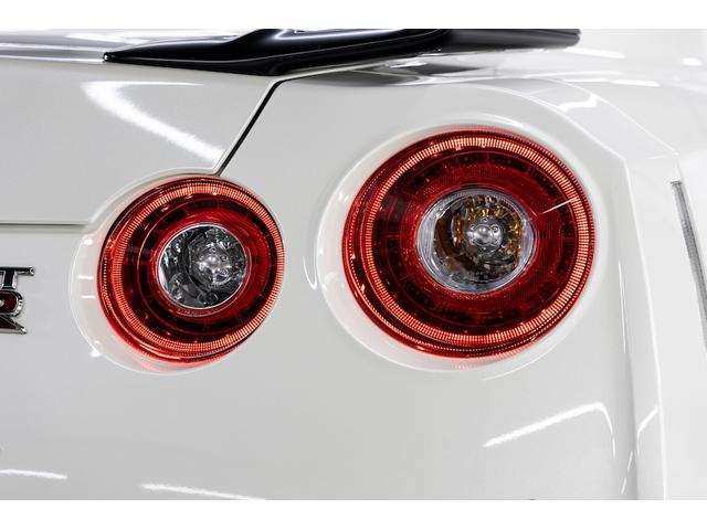 ＧＴ－Ｒ トラックエディション　エンジニアードｂｙニスモ　ＭＹ２２　ＮＩＳＭＯ純正カーボンボンネット／Ｆフェンダー・トラックＥＤオプション　カーボンＲウイング・ＲＥＣＡＲＯシート・ブレーキ・ルーフ／ＢＢＳ　ＲＩ－Ａ　２０インチＡＷ・スポリセ・ブレンボキャリパ（18枚目）