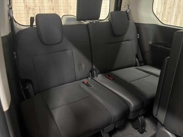 セレナ ｅ－パワー　ハイウェイスターＶ　ユーザー買取車　純正１２．３インチメモリーナビ　プロパイロット　アラウンドビューモニター　両側パワースライドドア　禁煙車　レーダークルーズコントロール　Ｂｌｕｅｔｏｏｔｈ　フルセグ　ＥＴＣ２．０（12枚目）