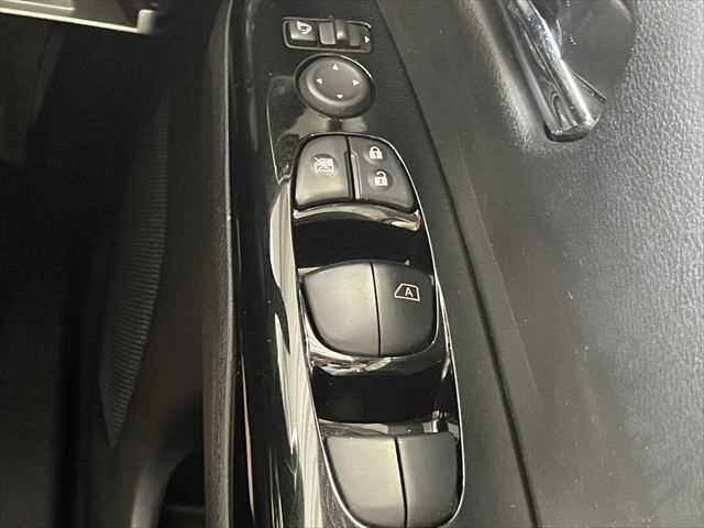 セレナ ハイウェイスターＧ　６ヶ月走行無制限保証付き　純正９型ナビ　プロパイロット　デジタルインナーミラー　電動パーキング　オートホールド　禁煙車　アラビューモニター　両側パワスラ　衝突軽減ブレーキ　コーナーセンサー（9枚目）