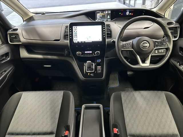 セレナ e-POWER ハイウェイスター V 後期 10インチナビ プロパイロット 両側パワスラ アラウンドビュー 禁煙車 衝突軽減ブレーキ LEDヘッド Wエアコン ドラレコ ETC ブラインドスポットモニター 純正15AW スマートキー(3枚目)