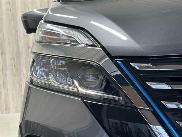 セレナ e-POWER ハイウェイスター V 後期 10インチナビ プロパイロット 両側パワスラ アラウンドビュー 禁煙車 衝突軽減ブレーキ LEDヘッド Wエアコン ドラレコ ETC ブラインドスポットモニター 純正15AW スマートキー(27枚目)
