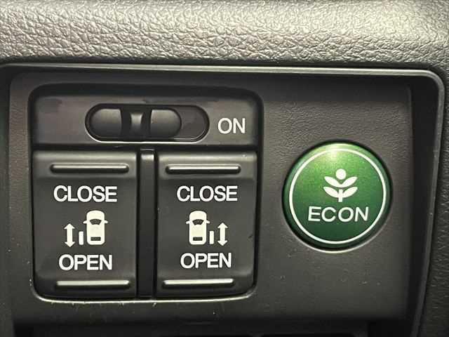 オデッセイ アブソルート・EX 6ヶ月走行無制限保証付き 衝突軽減ブレーキ 両側パワスラ インターナビ 全方位カメラ LEDヘッド 禁煙車 ハーフレザー オートクルコン 純正18AW ブラインドスポットモニタ Bluetooth(7枚目)