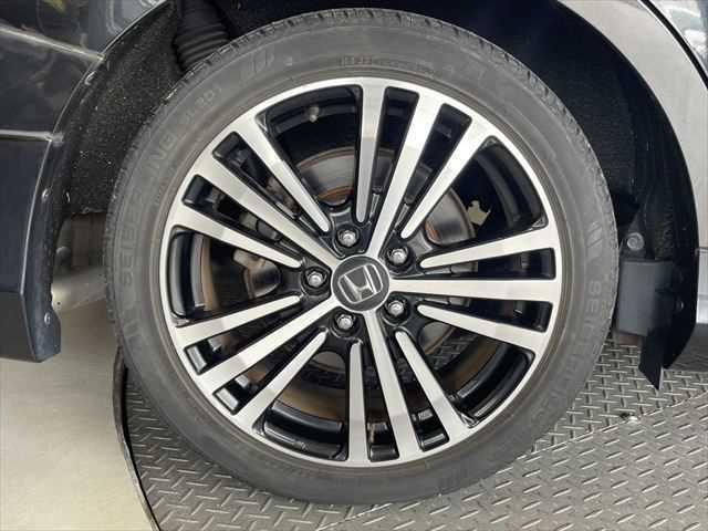 オデッセイ アブソルート・EX 6ヶ月走行無制限保証付き 衝突軽減ブレーキ 両側パワスラ インターナビ 全方位カメラ LEDヘッド 禁煙車 ハーフレザー オートクルコン 純正18AW ブラインドスポットモニタ Bluetooth(30枚目)