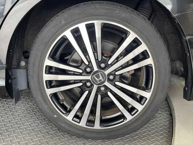 オデッセイ アブソルート・EX 6ヶ月走行無制限保証付き 衝突軽減ブレーキ 両側パワスラ インターナビ 全方位カメラ LEDヘッド 禁煙車 ハーフレザー オートクルコン 純正18AW ブラインドスポットモニタ Bluetooth(32枚目)