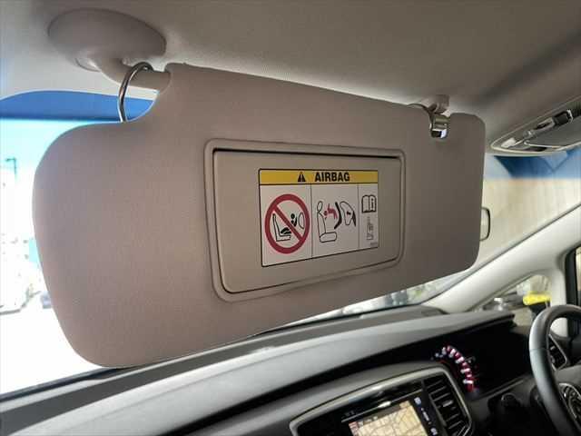 オデッセイ アブソルート・EX 6ヶ月走行無制限保証付き 衝突軽減ブレーキ 両側パワスラ インターナビ 全方位カメラ LEDヘッド 禁煙車 ハーフレザー オートクルコン 純正18AW ブラインドスポットモニタ Bluetooth(52枚目)