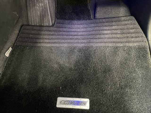 オデッセイ アブソルート・EX 6ヶ月走行無制限保証付き 衝突軽減ブレーキ 両側パワスラ インターナビ 全方位カメラ LEDヘッド 禁煙車 ハーフレザー オートクルコン 純正18AW ブラインドスポットモニタ Bluetooth(54枚目)