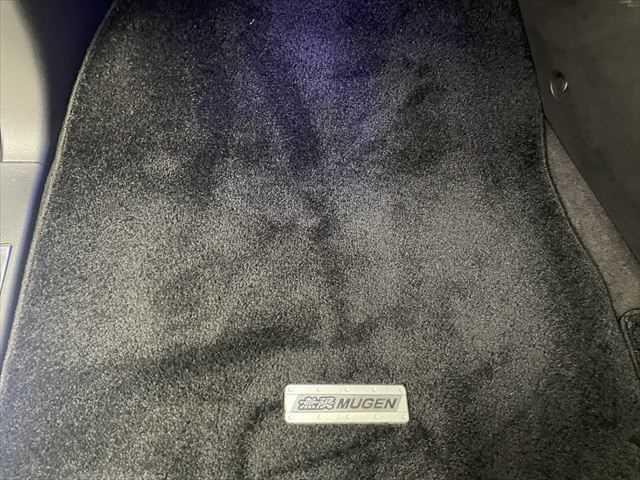 オデッセイ アブソルート・EX 6ヶ月走行無制限保証付き 衝突軽減ブレーキ 両側パワスラ インターナビ 全方位カメラ LEDヘッド 禁煙車 ハーフレザー オートクルコン 純正18AW ブラインドスポットモニタ Bluetooth(55枚目)