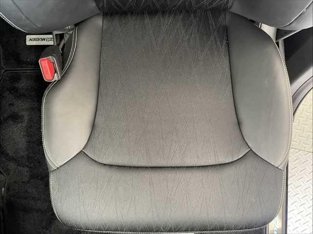 オデッセイ アブソルート・EX 6ヶ月走行無制限保証付き 衝突軽減ブレーキ 両側パワスラ インターナビ 全方位カメラ LEDヘッド 禁煙車 ハーフレザー オートクルコン 純正18AW ブラインドスポットモニタ Bluetooth(66枚目)