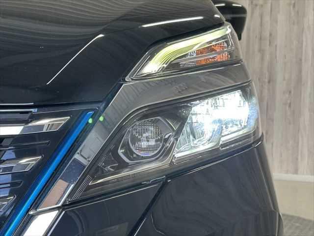 セレナ e-パワー ハイウェイスターV 後期 純正10インチナビ 後席モニター アラウンドビューモニター 防水シート 両側パワースライドドア 衝突軽減ブレーキ 禁煙車 ETC クリアランスソナー ブラインドスポットモニター スマートキー(17枚目)
