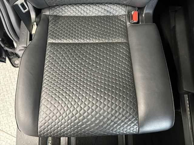 セレナ e-パワー ハイウェイスターV 後期 純正10インチナビ 後席モニター アラウンドビューモニター 防水シート 両側パワースライドドア 衝突軽減ブレーキ 禁煙車 ETC クリアランスソナー ブラインドスポットモニター スマートキー(59枚目)