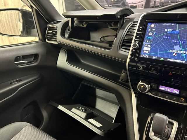 セレナ e-パワー ハイウェイスターV 純正9型ナビ プロパイロット 後席モニター デジタルインナーミラー 全方位カメラ 両側パワースライドド 禁煙車 ドラレコ 衝突軽減ブレーキ クリアランスソナー LEDヘッド スマートキー  Wエアコン(50枚目)