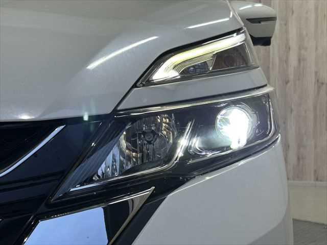 セレナ ハイウェイスター 後席モニター 9インチナビ プロパイロット 両側電動スライドドア 全方位カメラ 禁煙車 LEDヘッド フルセグ スマートキー Wエアコン ETC 電格ミラー ワンオーナー ブルートゥース ドラレコ(16枚目)