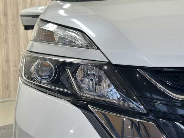 セレナ ハイウェイスター 後席モニター 9インチナビ プロパイロット 両側電動スライドドア 全方位カメラ 禁煙車 LEDヘッド フルセグ スマートキー Wエアコン ETC 電格ミラー ワンオーナー ブルートゥース ドラレコ(27枚目)