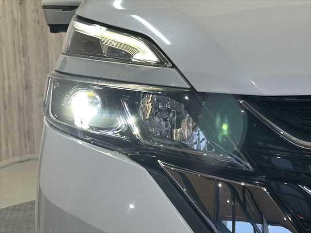 セレナ ハイウェイスター 後席モニター 9インチナビ プロパイロット 両側電動スライドドア 全方位カメラ 禁煙車 LEDヘッド フルセグ スマートキー Wエアコン ETC 電格ミラー ワンオーナー ブルートゥース ドラレコ(35枚目)