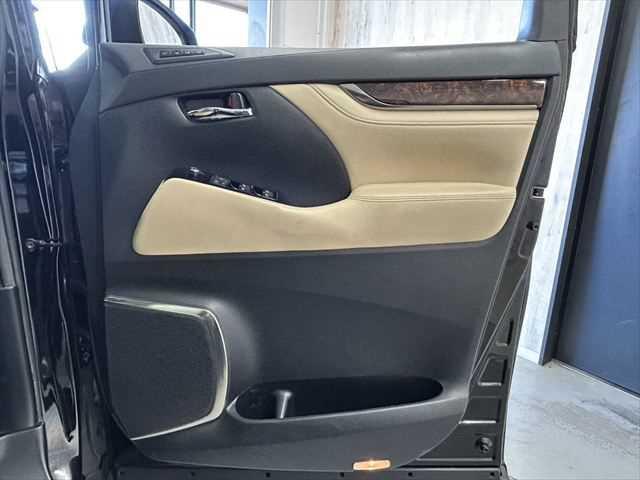 TOYOTA ALPHARD HYBRID G F PACKAGE