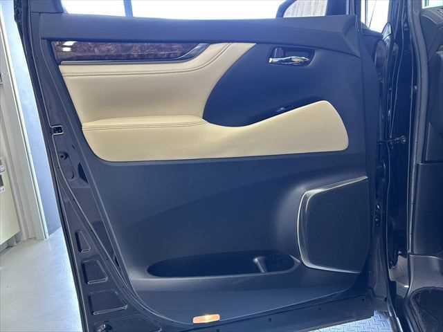 TOYOTA ALPHARD HYBRID G F PACKAGE