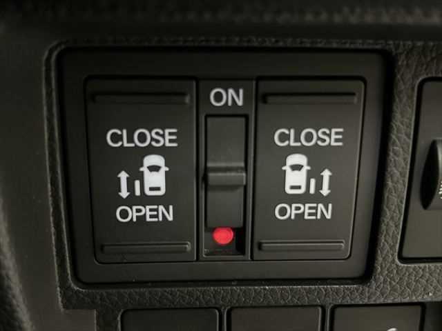 ステップワゴン ｅ：ＨＥＶスパーダ　６ヶ月走行無制限保証付き　１１．４型ナビ　ホンダセンシング　両側パワスラ　電動リア　ブラインドスポットモ二ター　禁煙車　ＭＴモード付　ハーフレザー　シートヒーター　ＥＴＣ２．０　フルセグ　ドラレコ（7枚目）