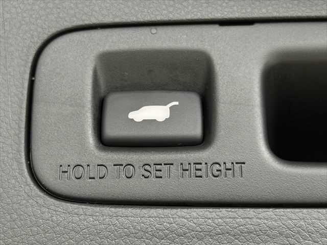 ステップワゴン ｅ：ＨＥＶスパーダ　６ヶ月走行無制限保証付き　１１．４型ナビ　ホンダセンシング　両側パワスラ　電動リア　ブラインドスポットモ二ター　禁煙車　ＭＴモード付　ハーフレザー　シートヒーター　ＥＴＣ２．０　フルセグ　ドラレコ（8枚目）