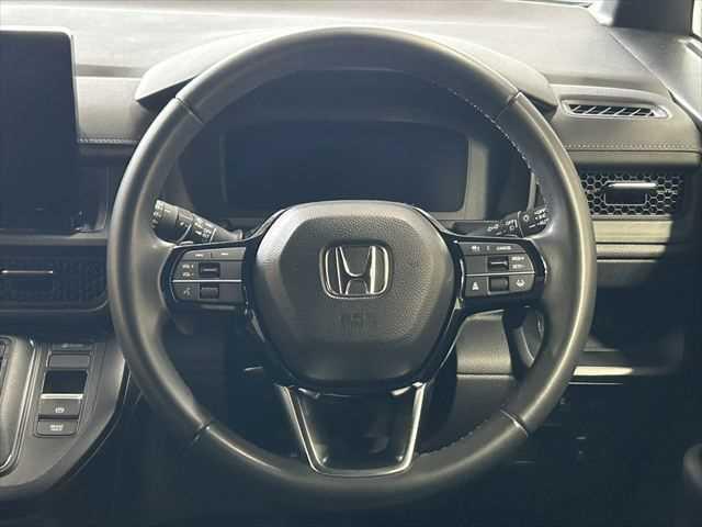 ステップワゴン ｅ：ＨＥＶスパーダ　６ヶ月走行無制限保証付き　１１．４型ナビ　ホンダセンシング　両側パワスラ　電動リア　ブラインドスポットモ二ター　禁煙車　ＭＴモード付　ハーフレザー　シートヒーター　ＥＴＣ２．０　フルセグ　ドラレコ（15枚目）