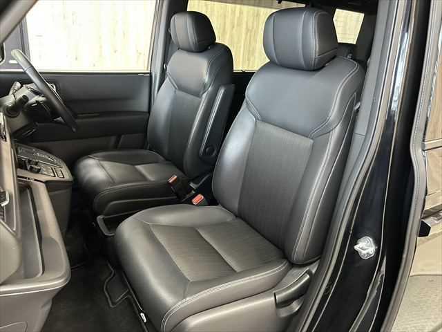 ステップワゴン ｅ：ＨＥＶスパーダ　６ヶ月走行無制限保証付き　１１．４型ナビ　ホンダセンシング　両側パワスラ　電動リア　ブラインドスポットモ二ター　禁煙車　ＭＴモード付　ハーフレザー　シートヒーター　ＥＴＣ２．０　フルセグ　ドラレコ（38枚目）