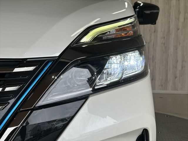 セレナ e-パワー ハイウェイスターV アーバンクロム 特別仕様車 後席モニター 10インチ純正ナビ プロパイロット 両側パワースライドドア 禁煙車 防水シート レーダークルーズコントロール 衝突軽減ブレーキ BSM アラウンドビューモニター(17枚目)
