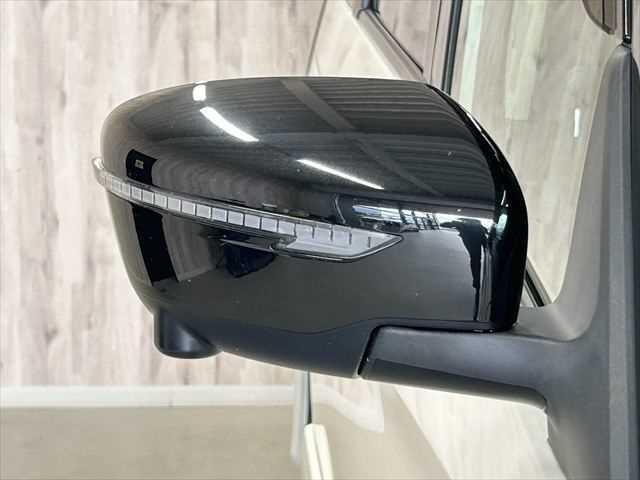 セレナ e-パワー ハイウェイスターV アーバンクロム 特別仕様車 後席モニター 10インチ純正ナビ プロパイロット 両側パワースライドドア 禁煙車 防水シート レーダークルーズコントロール 衝突軽減ブレーキ BSM アラウンドビューモニター(32枚目)