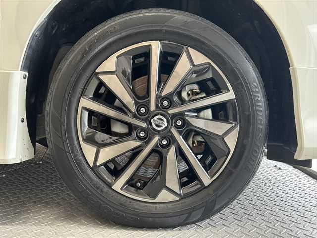 セレナ e-パワー ハイウェイスターV アーバンクロム 特別仕様車 後席モニター 10インチ純正ナビ プロパイロット 両側パワースライドドア 禁煙車 防水シート レーダークルーズコントロール 衝突軽減ブレーキ BSM アラウンドビューモニター(33枚目)