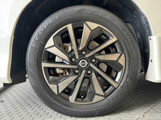 セレナ e-パワー ハイウェイスターV アーバンクロム 特別仕様車 後席モニター 10インチ純正ナビ プロパイロット 両側パワースライドドア 禁煙車 防水シート レーダークルーズコントロール 衝突軽減ブレーキ BSM アラウンドビューモニター(34枚目)