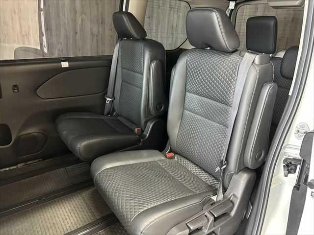 セレナ e-パワー ハイウェイスターV アーバンクロム 特別仕様車 後席モニター 10インチ純正ナビ プロパイロット 両側パワースライドドア 禁煙車 防水シート レーダークルーズコントロール 衝突軽減ブレーキ BSM アラウンドビューモニター(40枚目)