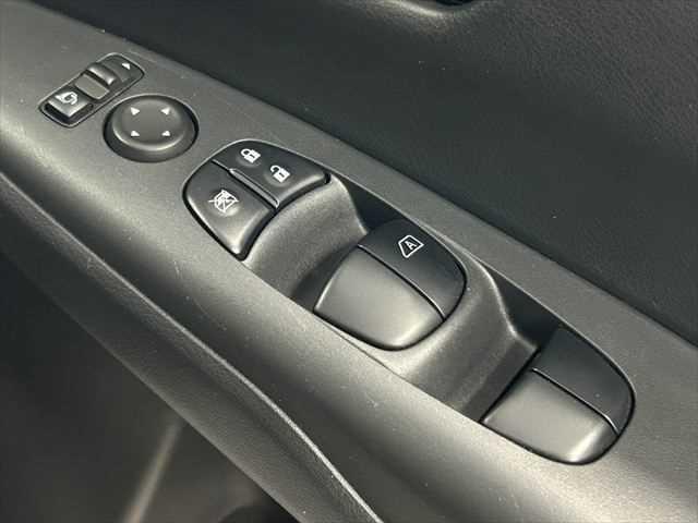 セレナ e-パワー ハイウェイスターV アーバンクロム 特別仕様車 後席モニター 10インチ純正ナビ プロパイロット 両側パワースライドドア 禁煙車 防水シート レーダークルーズコントロール 衝突軽減ブレーキ BSM アラウンドビューモニター(47枚目)