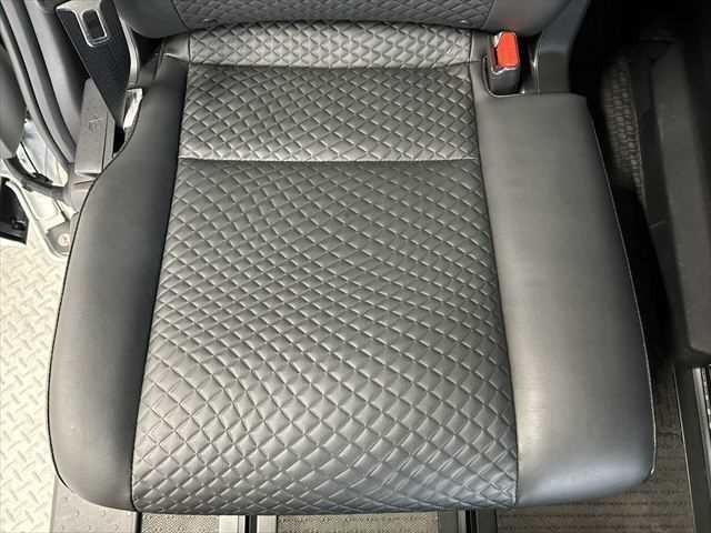 セレナ e-パワー ハイウェイスターV アーバンクロム 特別仕様車 後席モニター 10インチ純正ナビ プロパイロット 両側パワースライドドア 禁煙車 防水シート レーダークルーズコントロール 衝突軽減ブレーキ BSM アラウンドビューモニター(58枚目)