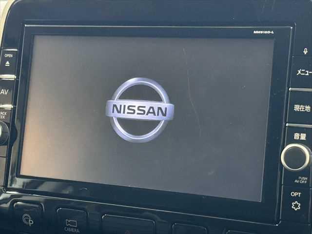 セレナ e-パワー ハイウェイスターV 後席モニター 9インチ純正ナビ プロパイロット パーキングアシスト 両側パワースライドドア 禁煙車 Bluetooth レーダークルーズコントロール 衝突軽減ブレーキ 障害物センサー アラウンドビュ(4枚目)
