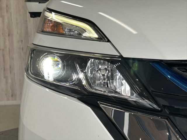 セレナ e-パワー ハイウェイスターV 後席モニター 9インチ純正ナビ プロパイロット パーキングアシスト 両側パワースライドドア 禁煙車 Bluetooth レーダークルーズコントロール 衝突軽減ブレーキ 障害物センサー アラウンドビュ(35枚目)