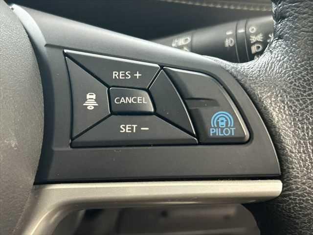 セレナ e-パワー ハイウェイスターV 後席モニター 9インチ純正ナビ プロパイロット パーキングアシスト 両側パワースライドドア 禁煙車 Bluetooth レーダークルーズコントロール 衝突軽減ブレーキ 障害物センサー アラウンドビュ(44枚目)