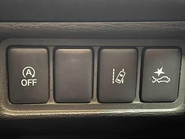 デリカD:5 アーバンギア G パワーパッケージ 純正10型ナビ 後席モニター 全方位カメラ E-アシスト 8人乗 4WD 禁煙車 レーダークルーズコントロール 衝突軽減ブレーキ レーンキープアシスト オートエアコン Wエアコン シートヒーター(7枚目)